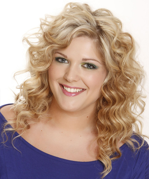 Long Shag Hairstyle With Natural Waves