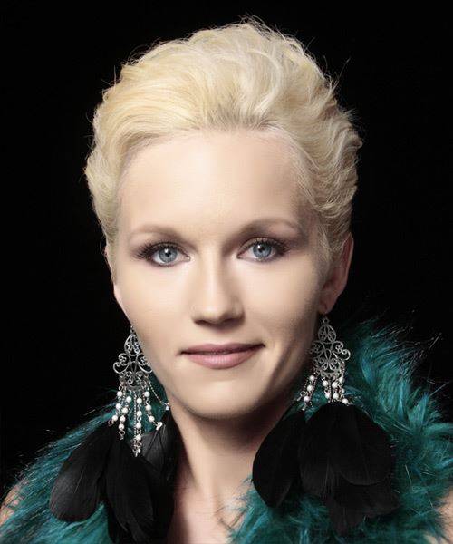 Short Stylish Platinum Blonde Hairstyle