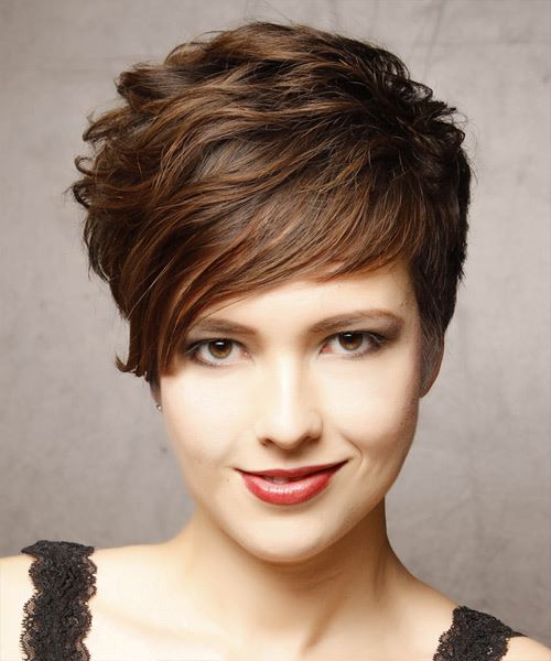 Short Two Tone Hairdo With High Textured Top